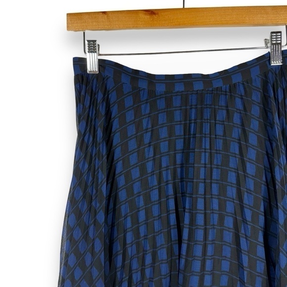 Club Monaco Yowshee Micro Pleated Midi Skirt, Blue/Black Print, Size 4 - Picture 4 of 13